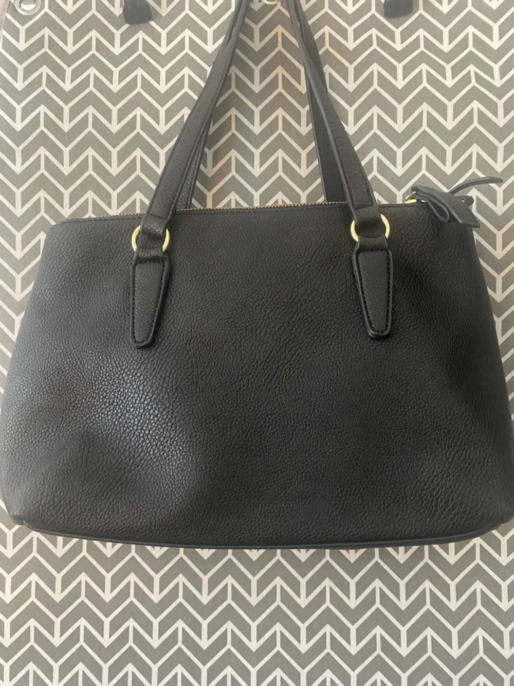Black Handbag As Shown Excel. Cond.